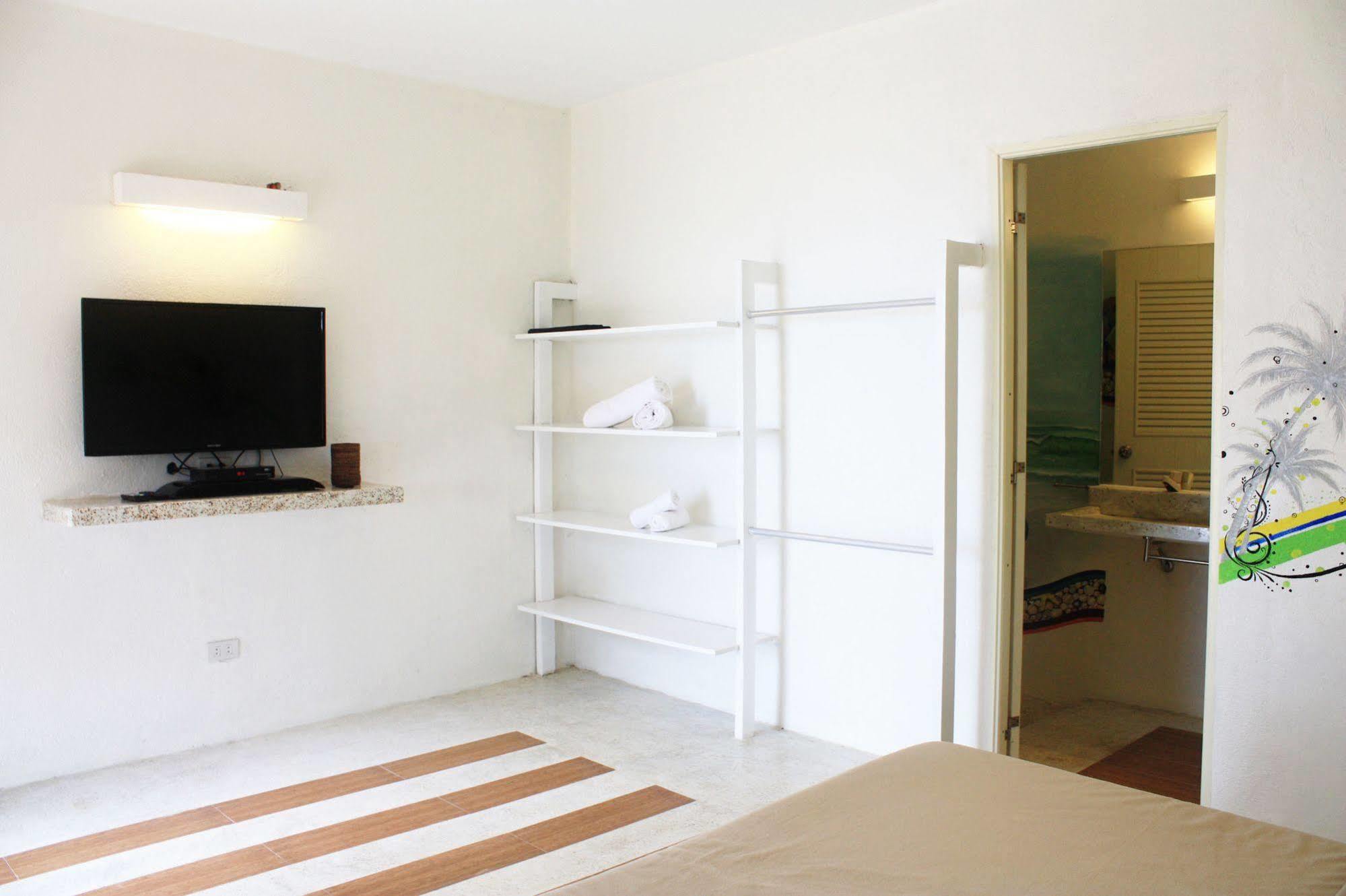 แมงโก ไรเดอร์ส บีช คลับ Hotel กาติกลัน ภายนอก รูปภาพ
